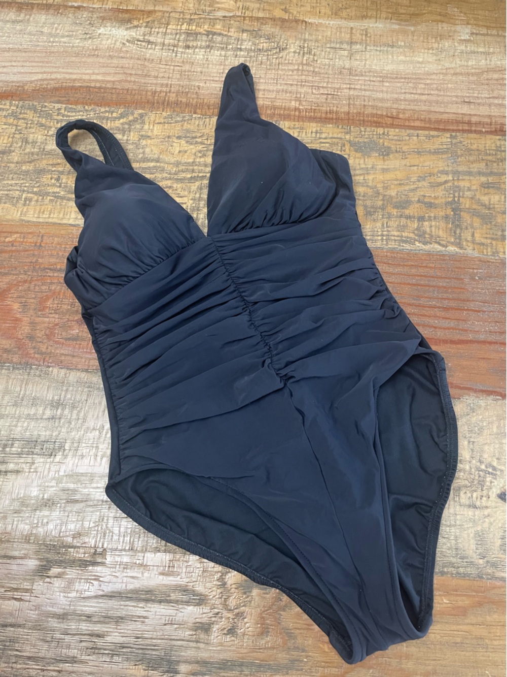 MIRACLESUIT black 1pc swimsuit ruched slimming size 14